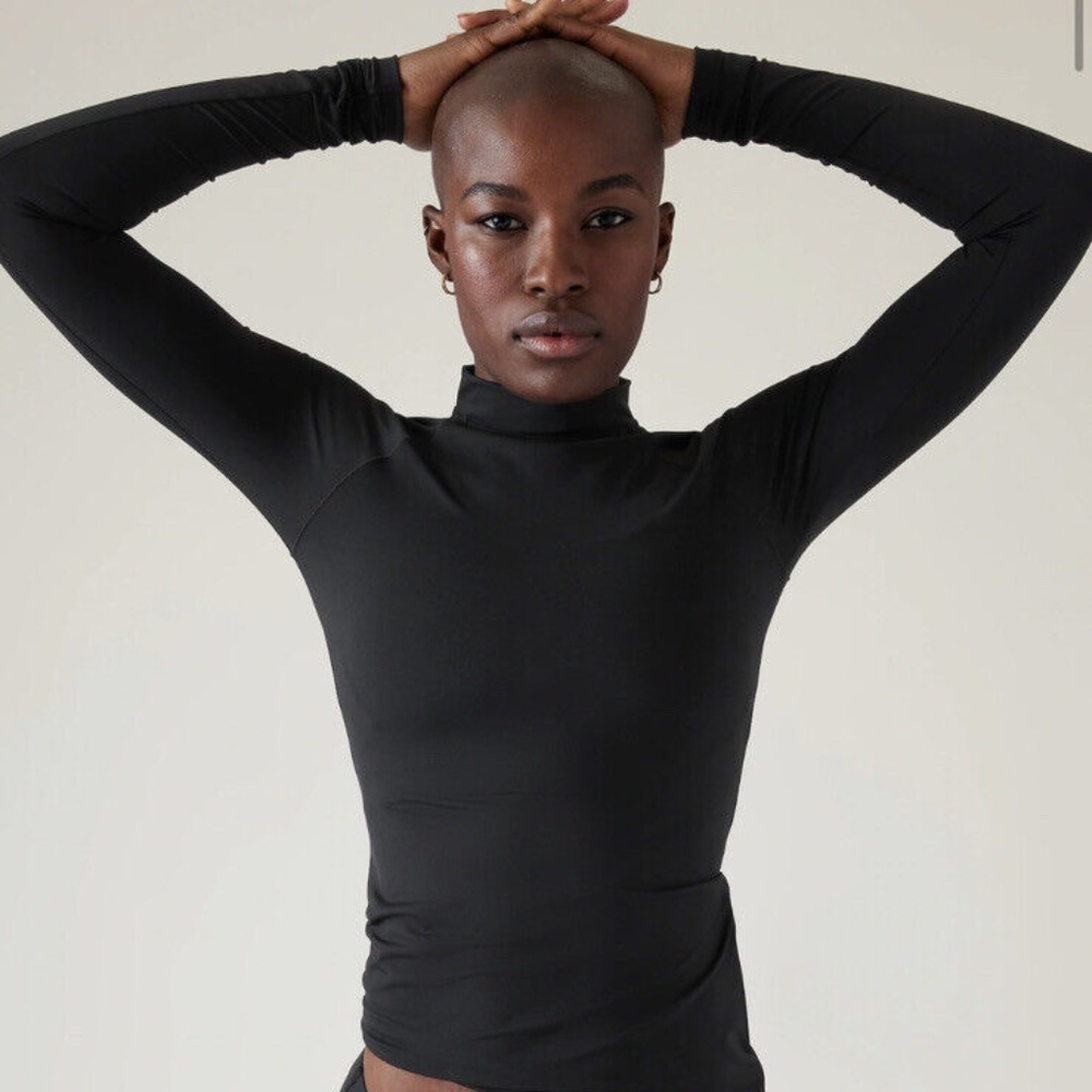 NWT Athleta North Point Rashguard BLK Size Medium